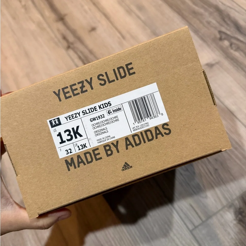 Yeezy slides kids! - Picture 5 of 5